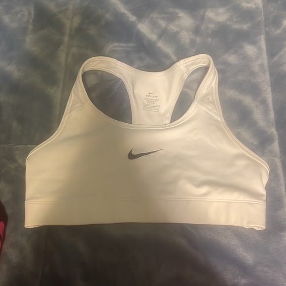 Nike Dri-Fit sport bras - Picture 3 of 6